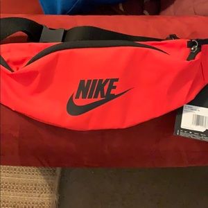 Nike Womens fanny pack